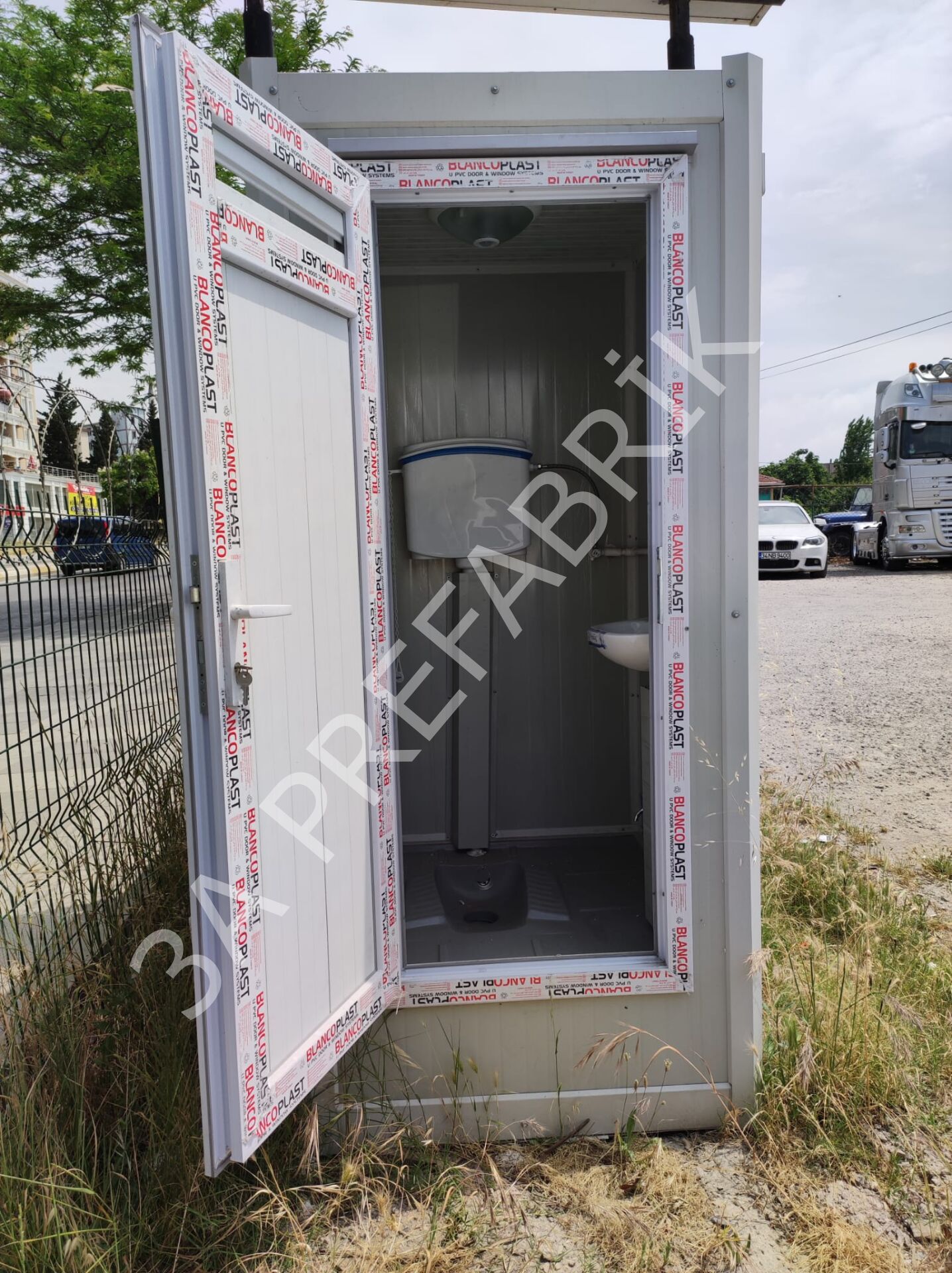 1,15x1,15m. WC Konteyneri