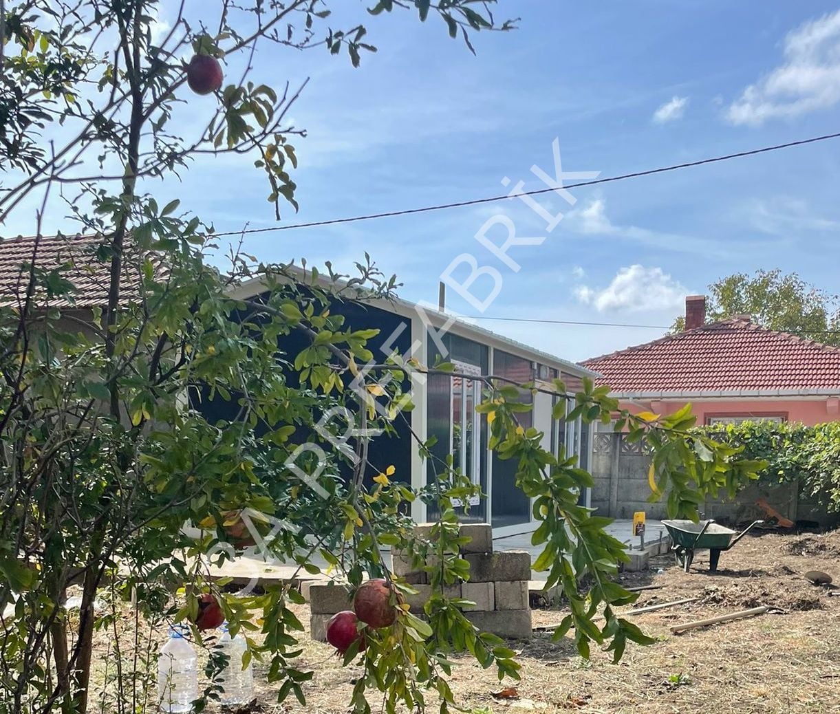 24m2. Beşik Çatılı Konteyner Antrasit -3A Prefabrik