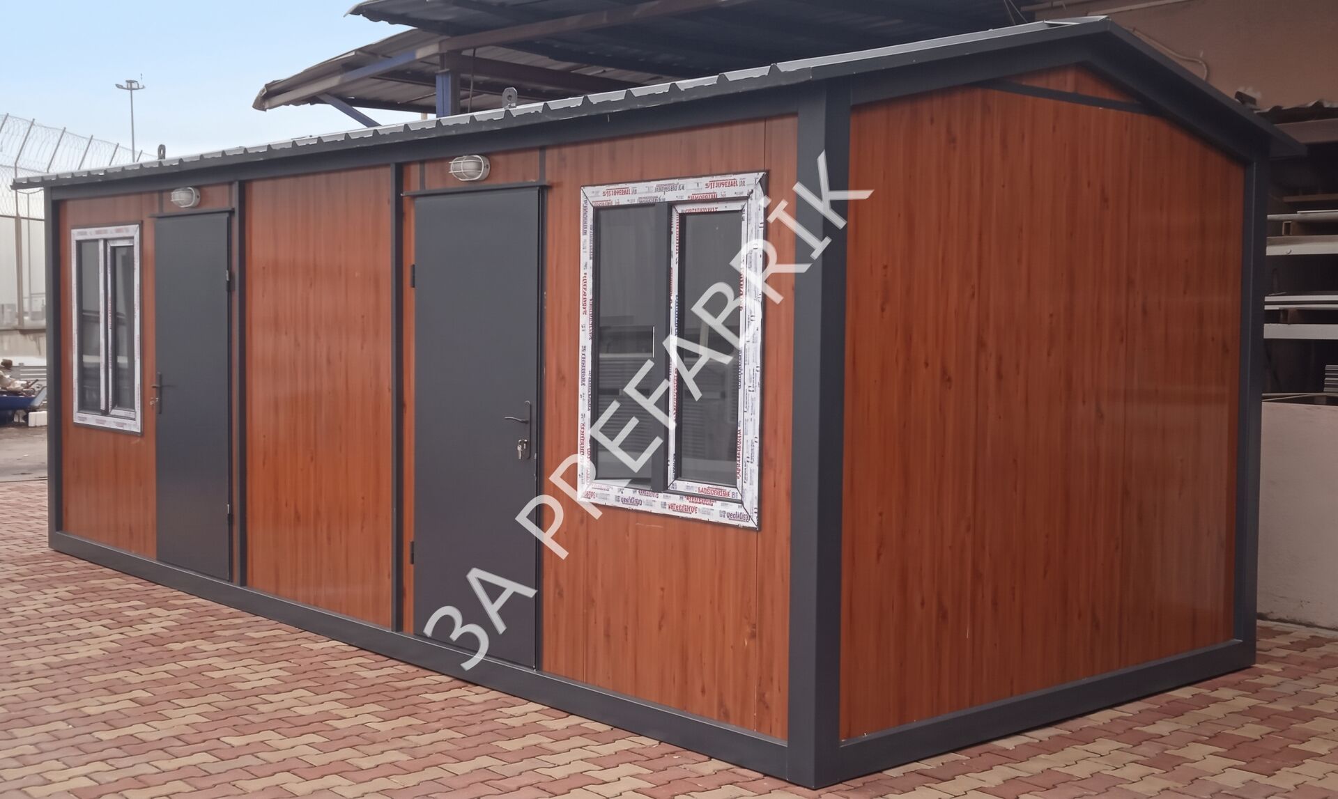 UYGUN FİYATA ÇATILI KALİTELİ YAŞAM KONTEYNERİ-21m2.