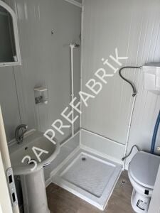 Düz Çatılı Beyaz Gövdeli Bağ Bahçeye Konteyner-27m2.
