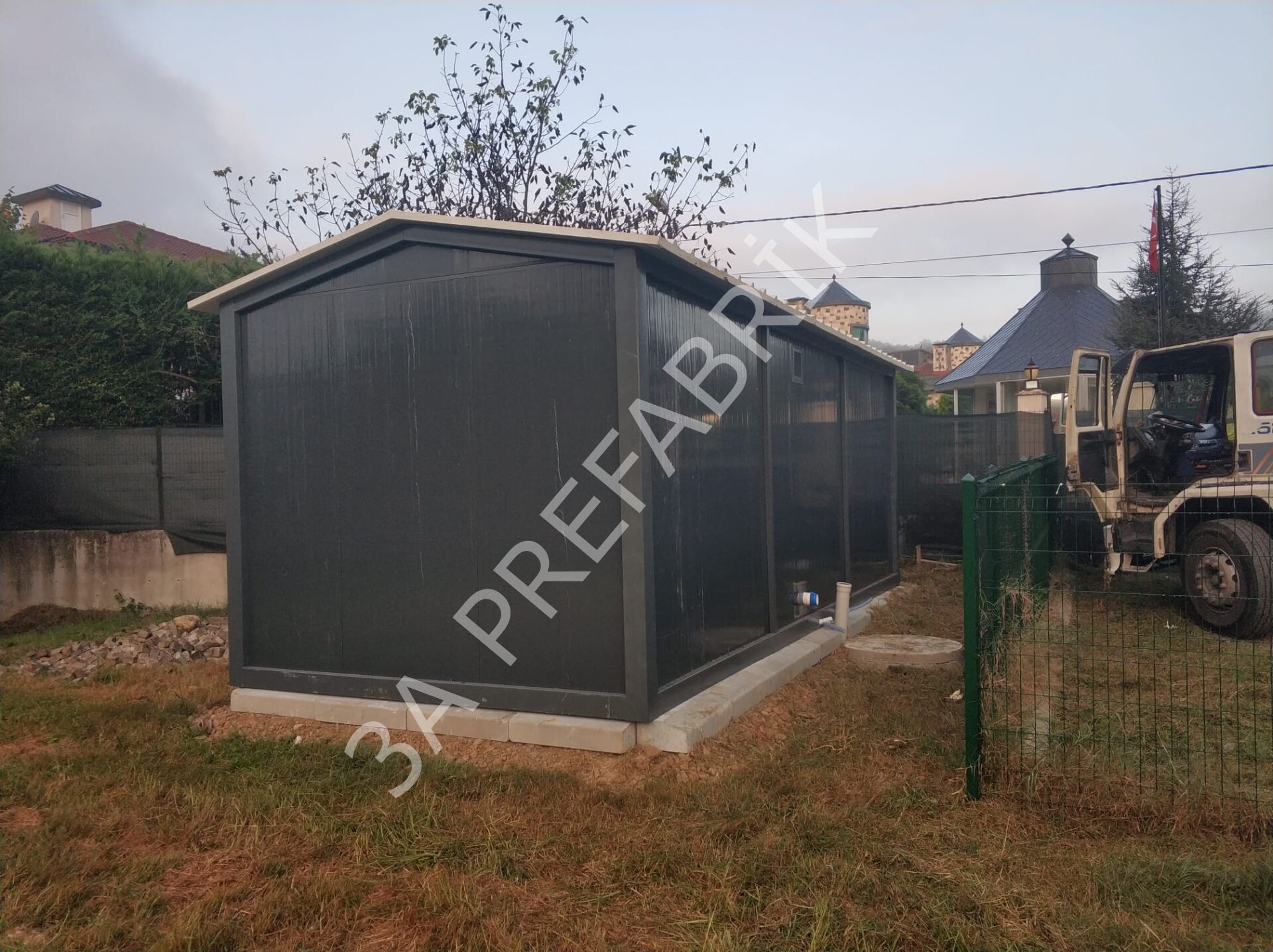 BEŞİK ÇATILI KONTEYNER - 3A PREFABRİK (K102)